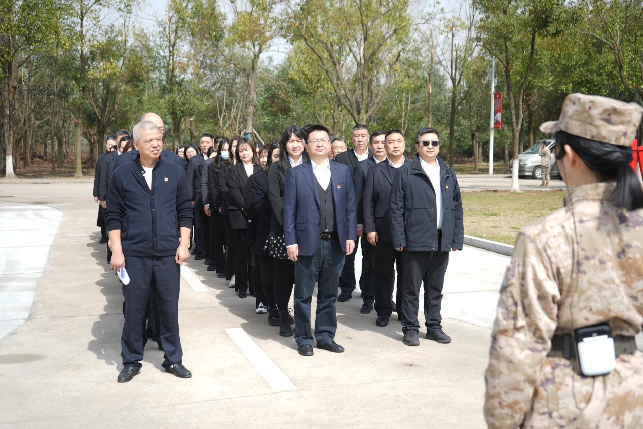 传承红色基因 弘扬爱国精神|商务区集团开展“学党史，守初心，勇作为，开新局”主题党日活动